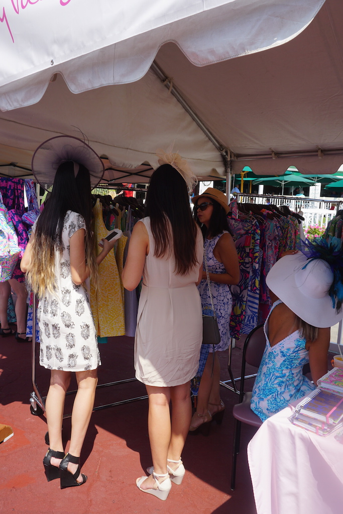 mingling with a couple of lovely NJ bloggers at the Liliy Pulitzer tent