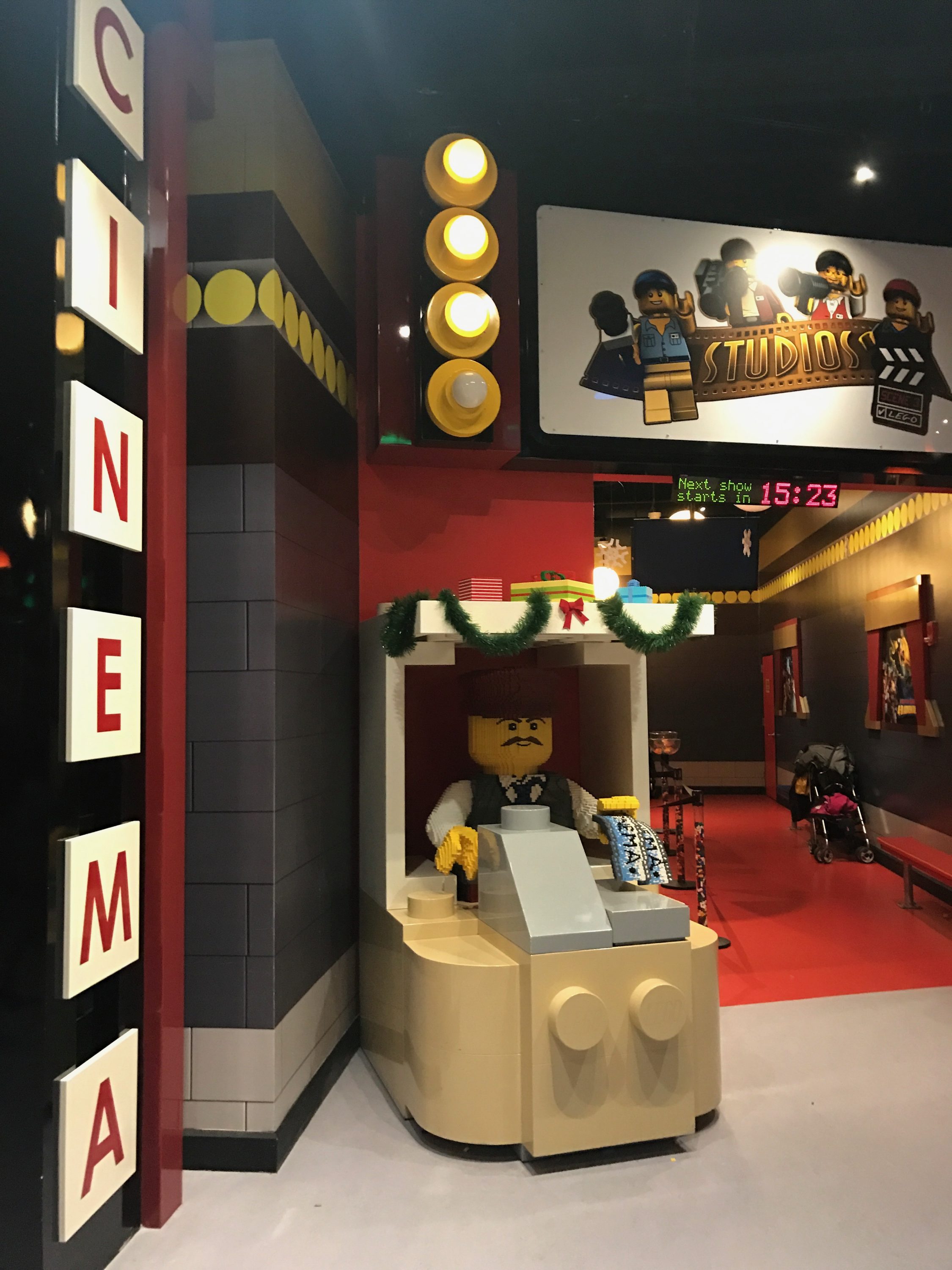 <img src="atriptolegoland108.jpg" alt="legoland discovery center">