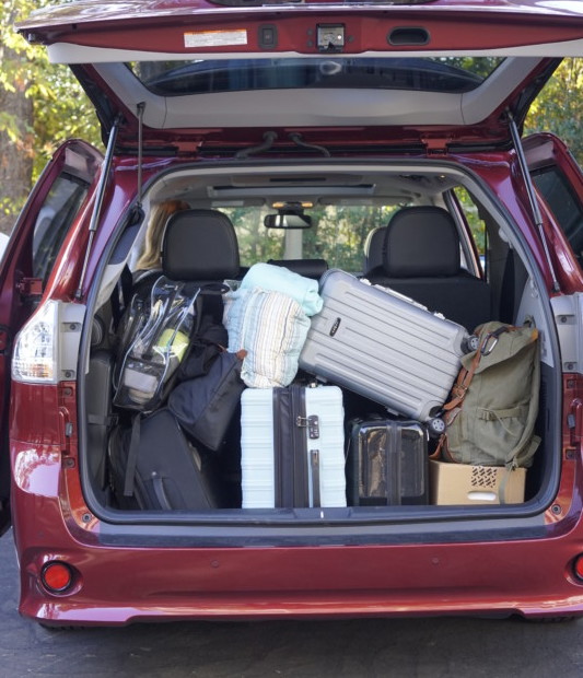 toyota sienna trunk space